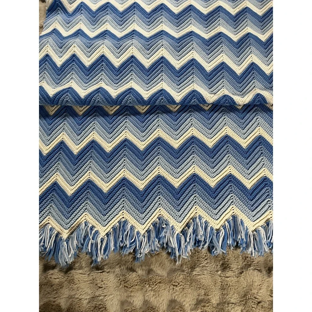 VTG Handmade Chevron‎ Crochet Afghan Throw Blue White Fringe 77x40 🇺🇸